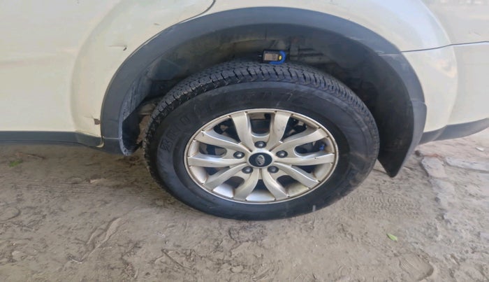 2017 Mahindra XUV500 W10 AT 1.99, Diesel, Automatic, 82,115 km, tyre