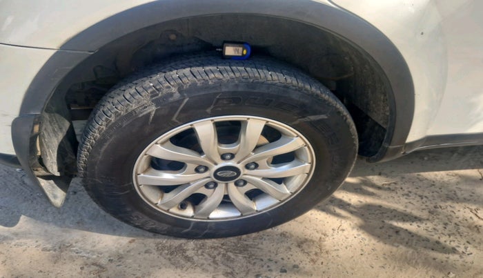 2017 Mahindra XUV500 W10 AT 1.99, Diesel, Automatic, 82,115 km, tyre