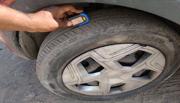 2019 Tata NEXON XM PETROL, CNG, Manual, 84,589 km, tyre