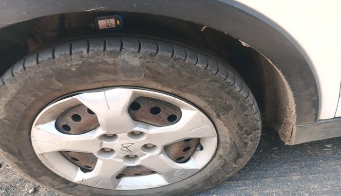 2022 Mahindra XUV300 W6 1.2 PETROL, Petrol, Manual, 58,641 km, tyre