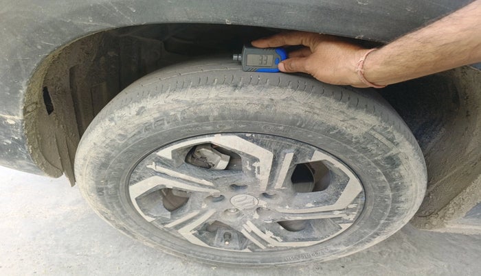 2023 Maruti BREZZA VXI SMART HYBRID, Petrol, Manual, 60,710 km, tyre