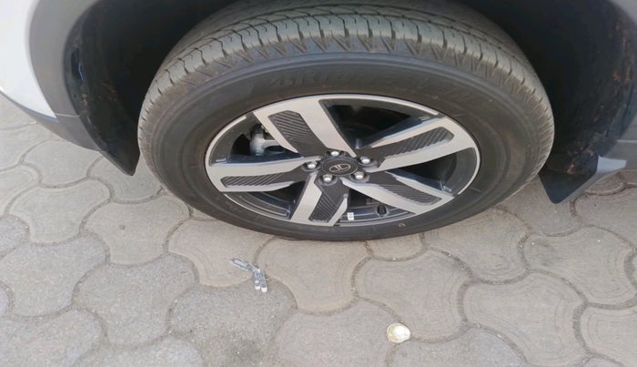 2025 Tata Safari Adventure X Plus 7 STR AT, Diesel, Automatic, 5,181 km, tyre