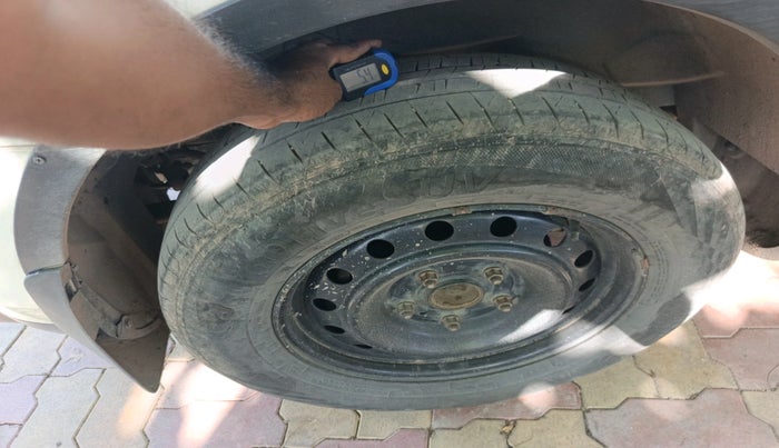 2015 Mahindra XUV500 W6, Diesel, Manual, 1,81,140 km, tyre