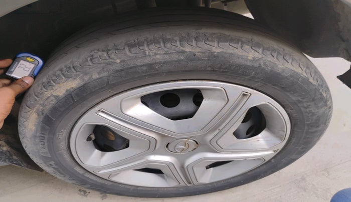 2022 Tata NEXON XM PETROL, Petrol, Manual, 73,882 km, tyre