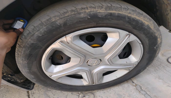 2022 Tata NEXON XM PETROL, Petrol, Manual, 73,882 km, tyre