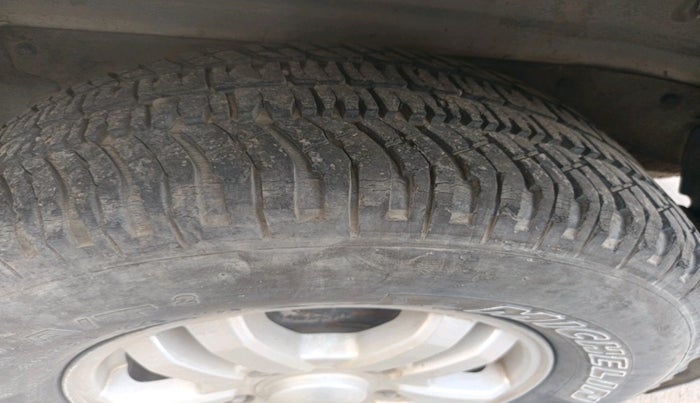 2011 Mahindra Scorpio VLX 2WD AIRBAG BS-III, Diesel, Manual, 1,46,829 km, tyre