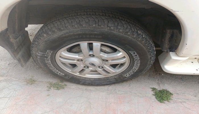 2011 Mahindra Scorpio VLX 2WD AIRBAG BS-III, Diesel, Manual, 1,46,829 km, tyre