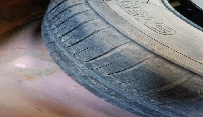 2010 Hyundai i10 ERA 1.1, Petrol, Manual, 99,049 km, tyre