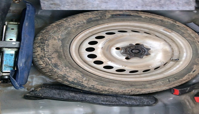 2017 Hyundai Grand i10 ERA 1.2 KAPPA VTVT, Petrol, Manual, 1,00,788 km, tyre