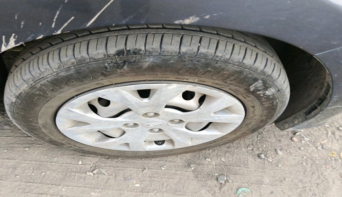 2017 Hyundai Grand i10 ERA 1.2 KAPPA VTVT, Petrol, Manual, 1,00,788 km, tyre