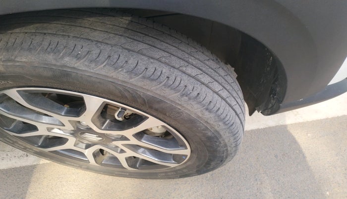 2025 Maruti XL6 ALPHA MT, Petrol, Manual, 24,107 km, tyre