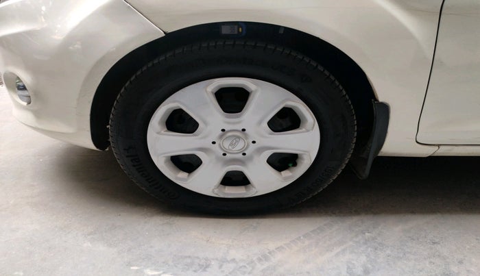 2013 Ford Fiesta STYLE PETROL AT, Petrol, Automatic, 88,715 km, tyre