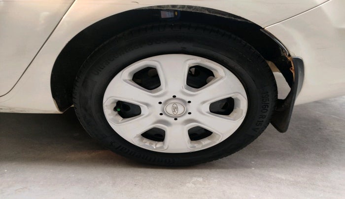 2013 Ford Fiesta STYLE PETROL AT, Petrol, Automatic, 88,715 km, tyre