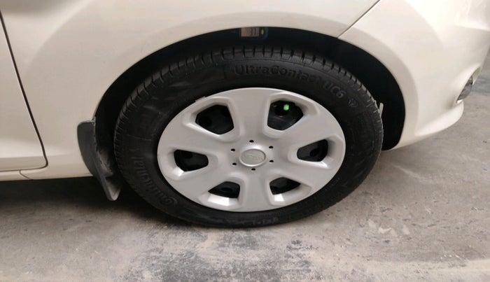 2013 Ford Fiesta STYLE PETROL AT, Petrol, Automatic, 88,715 km, tyre