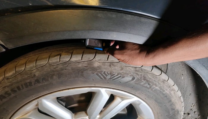 2016 Hyundai Creta SX PLUS 1.6 DIESEL, Diesel, Manual, 1,71,929 km, tyre