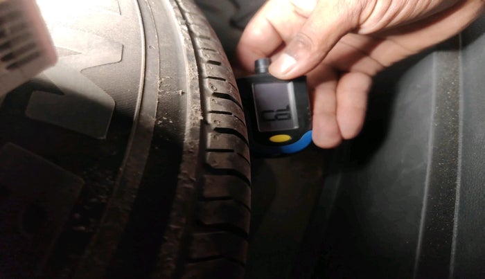 2016 Hyundai Creta SX PLUS 1.6 DIESEL, Diesel, Manual, 1,71,929 km, tyre