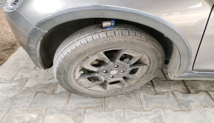 2017 Maruti IGNIS ZETA 1.2, Petrol, Manual, 65,406 km, tyre