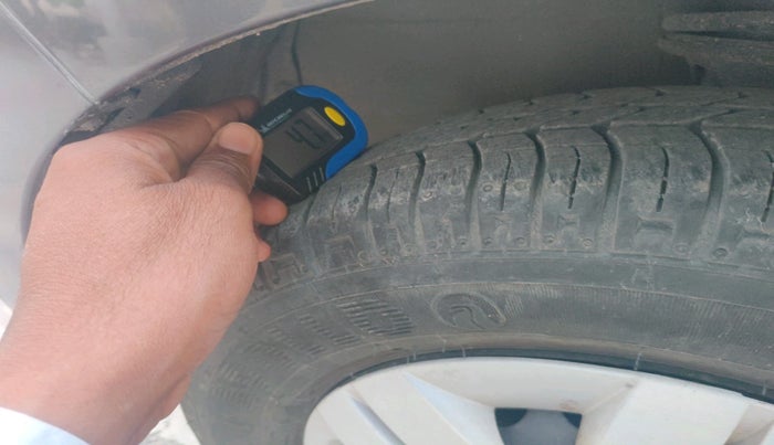 2016 Maruti Alto 800 LXI, Petrol, Manual, 6,101 km, tyre