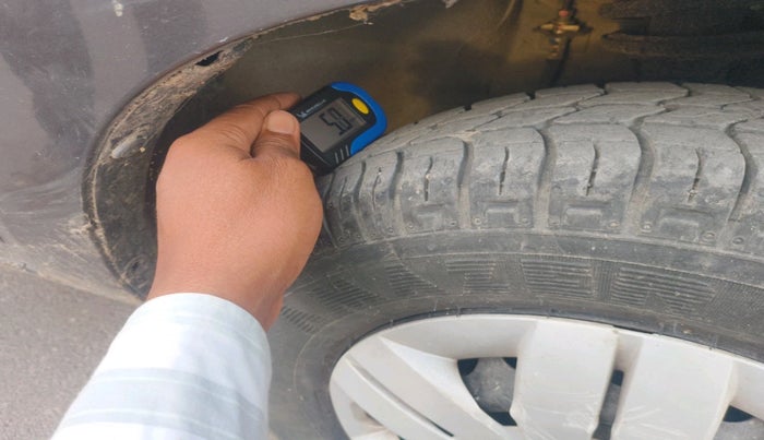 2016 Maruti Alto 800 LXI, Petrol, Manual, 6,101 km, tyre