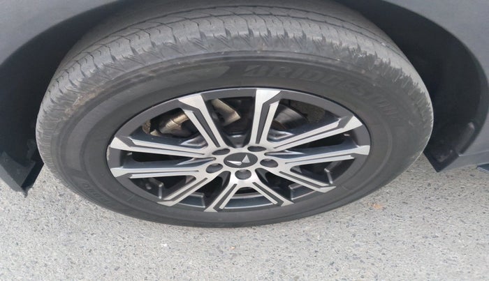 2022 Mahindra XUV700 AX 7 LUXURY D AWD AT 7 STR, Diesel, Automatic, 1,23,481 km, tyre