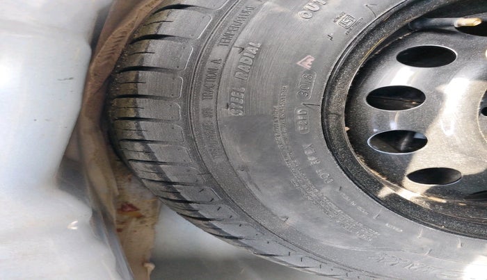 2018 Ford Figo Aspire TITANIUM 1.2 PETROL, Petrol, Manual, 34,034 km, tyre