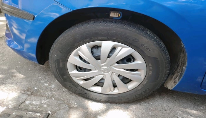 2025 Maruti Swift VXi AMT, Petrol, Automatic, 14,200 km, tyre