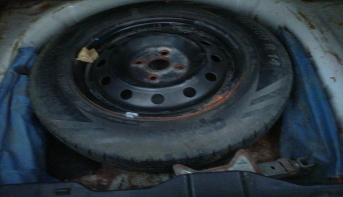 2018 Maruti Dzire VXI, Petrol, Manual, 1,33,588 km, tyre