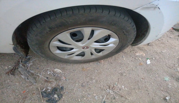 2018 Maruti Dzire VXI, Petrol, Manual, 1,33,588 km, tyre