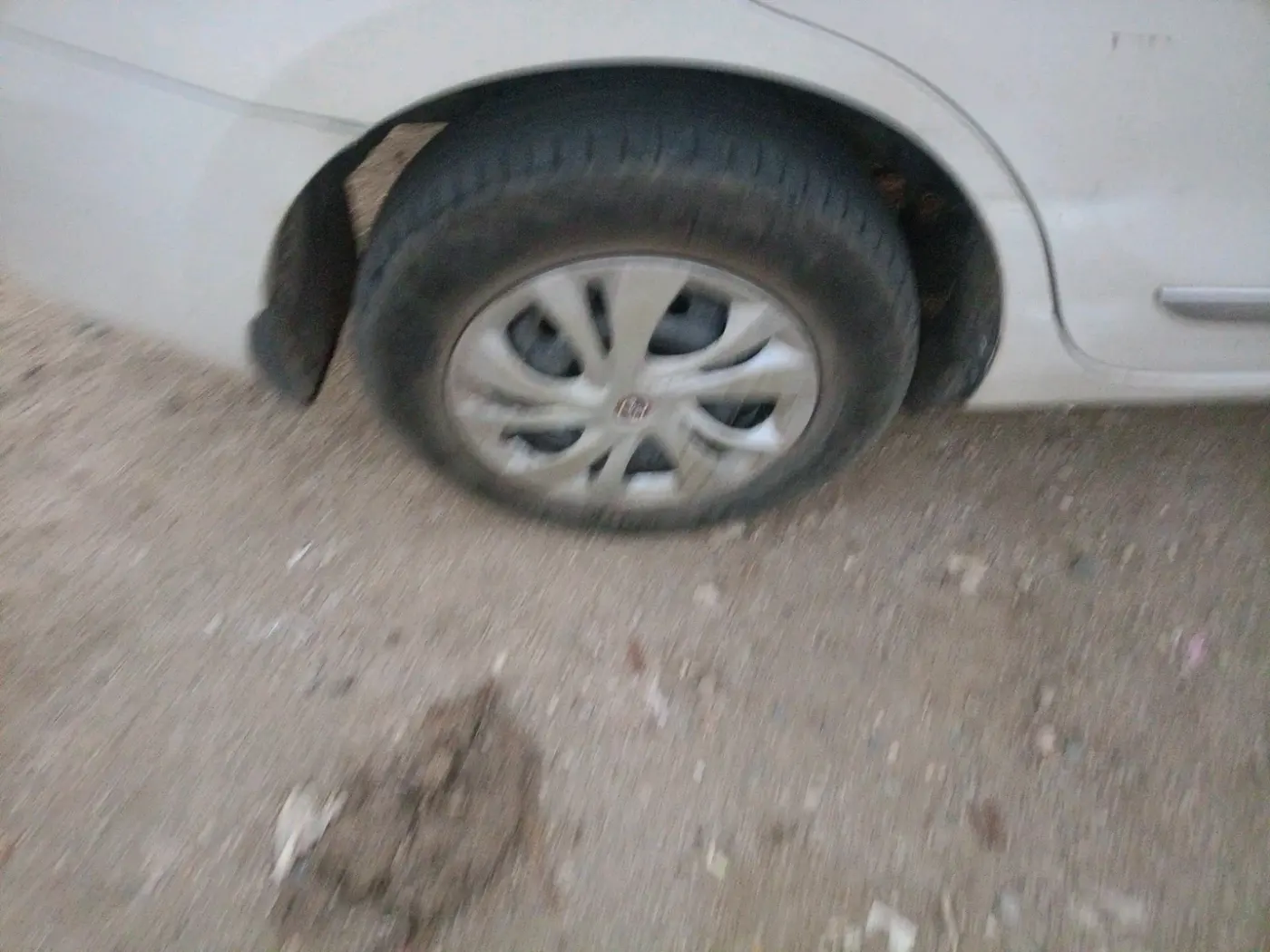 2018 Maruti Dzire VXI, Petrol, Manual, 1,33,588 km, tyre
