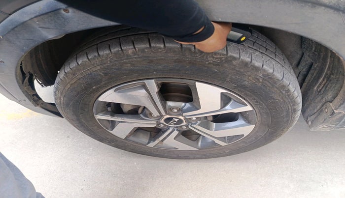 2020 KIA SONET HTX PLUS 1.5, Diesel, Manual, 1,34,197 km, tyre