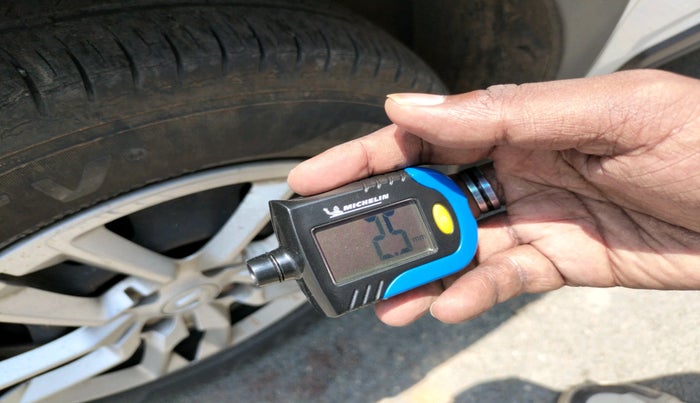 2020 Renault TRIBER RXL AMT, Petrol, Automatic, 33,995 km, tyre