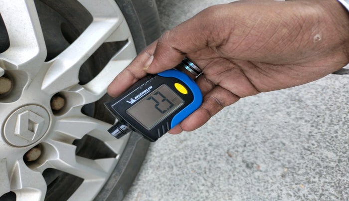 2020 Renault TRIBER RXL AMT, Petrol, Automatic, 33,995 km, tyre