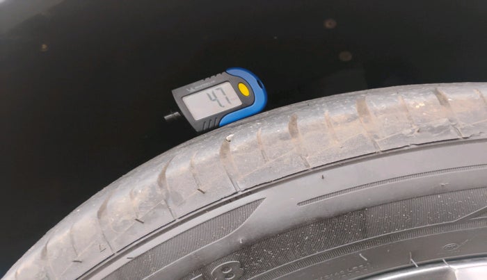 2023 Mahindra XUV700 AX 7 D AT 7 STR, Diesel, Automatic, 93,593 km, tyre