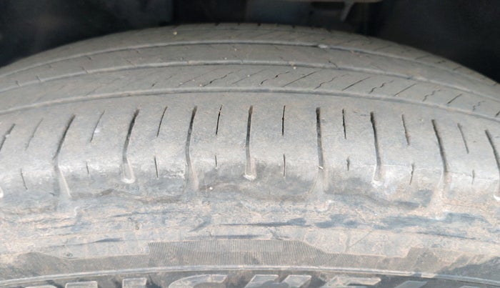 2021 Tata Safari XZ PLUS 6 S, Diesel, Manual, 1,40,476 km, tyre