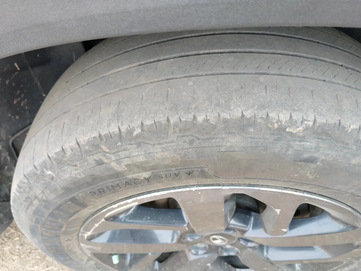 2021 Tata Safari XZ PLUS 6 S, Diesel, Manual, 1,40,476 km, tyre