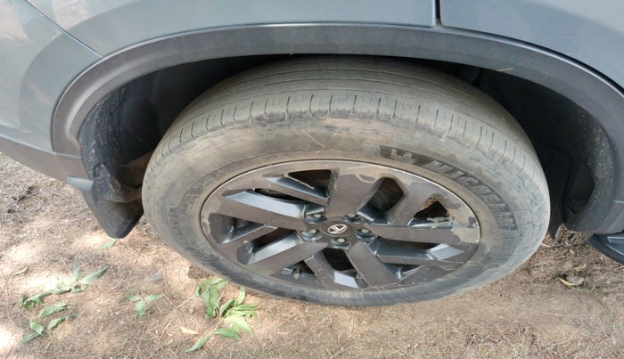 2021 Tata Safari XZ PLUS 6 S, Diesel, Manual, 1,40,476 km, tyre