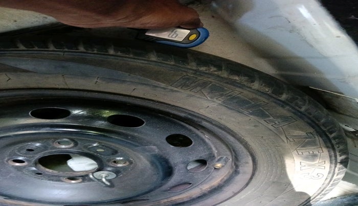 2017 Tata Tiago XT PETROL, Petrol, Manual, 76,058 km, tyre