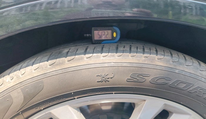 2019 Audi Q7 45 TDI QUATTRO PREMIUM PLUS, Diesel, Automatic, 1,43,566 km, tyre