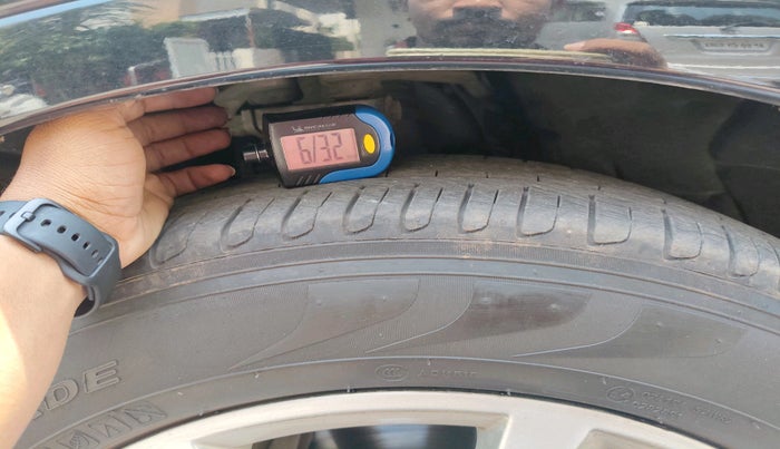 2019 Audi Q7 45 TDI QUATTRO PREMIUM PLUS, Diesel, Automatic, 1,43,566 km, tyre