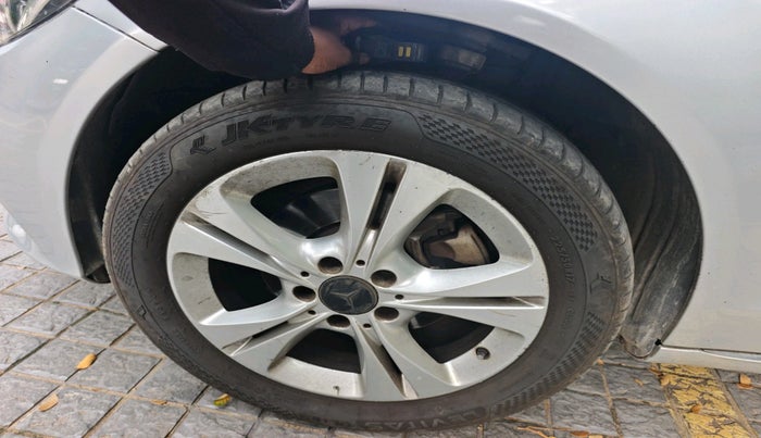 2015 Mercedes Benz C Class C 220 CDI AVANTGARDE, Diesel, Automatic, 1,10,403 km, tyre