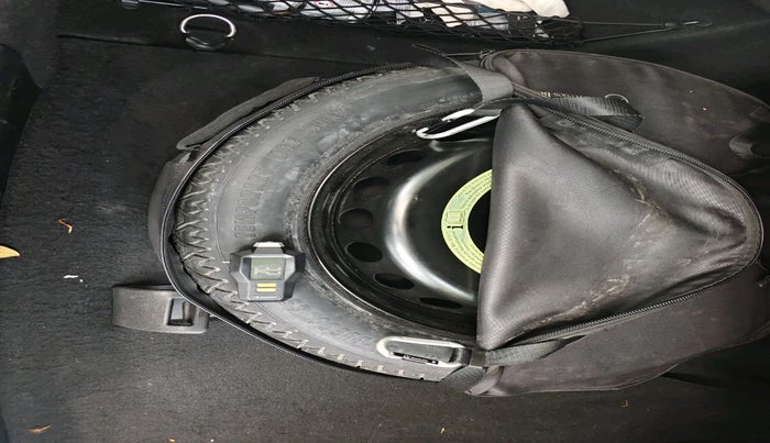 2015 Mercedes Benz C Class C 220 CDI AVANTGARDE, Diesel, Automatic, 1,10,403 km, tyre