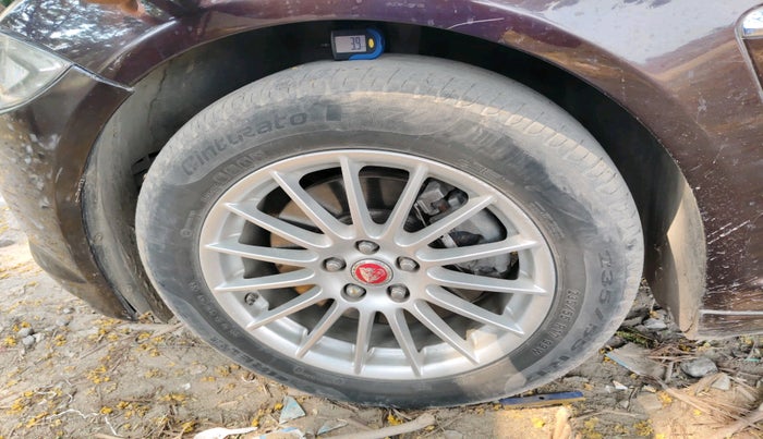 2015 Jaguar XF 2.2 DIESEL LUXURY, Diesel, Automatic, 95,946 km, tyre