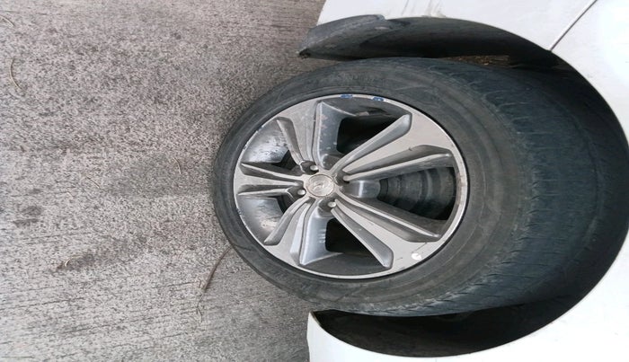 2017 Hyundai Verna 1.6 CRDI SX + AT, Diesel, Automatic, 1,64,370 km, tyre