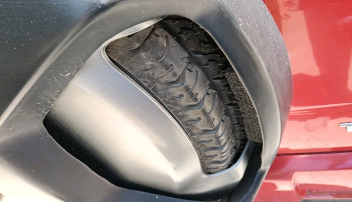 2018 Mahindra TUV300 T10, Diesel, Manual, 30,511 km, tyre