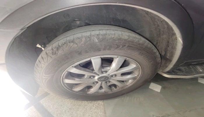 2016 Mahindra XUV500 W10 1.99, Diesel, Manual, 64,146 km, tyre