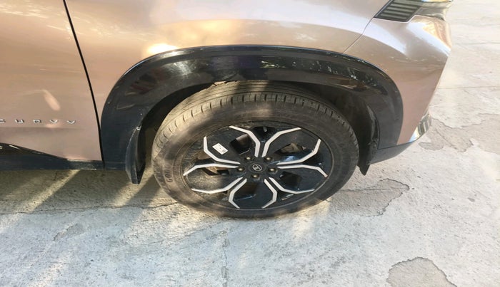 2025 Tata Curvv Accomplished S 1.2 Petrol 7DCA, Petrol, Automatic, 7,590 km, tyre