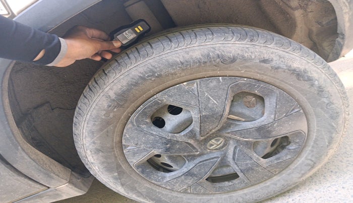 2023 Tata PUNCH ADVENTURE MT, Petrol, Manual, 14,180 km, tyre