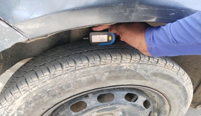 2011 Ford Figo ZXI 1.2 PETROL, Petrol, Manual, 76,921 km, tyre