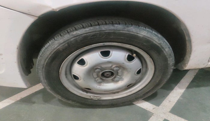 2012 Maruti Zen Estilo LXI CNG, CNG, Manual, 64,043 km, tyre