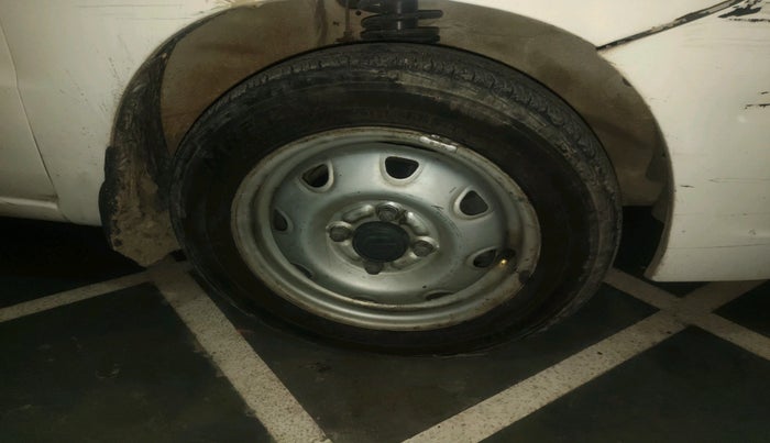 2012 Maruti Zen Estilo LXI CNG, CNG, Manual, 64,043 km, tyre